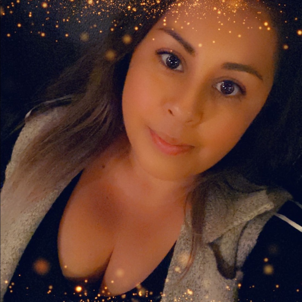 Meet your Posher, Ana